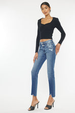 Load image into Gallery viewer, EVERYDAY STRAIGHT LEG JEANS
